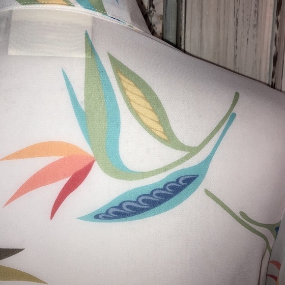 Banana Bay Fine Resort-wear Sheer Mid Sleeve Tropical Print Front Tie Top S/S - Picture 9 of 12